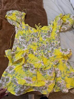 Olivaceous Yellow Floral Ruffle Peplum Tunic